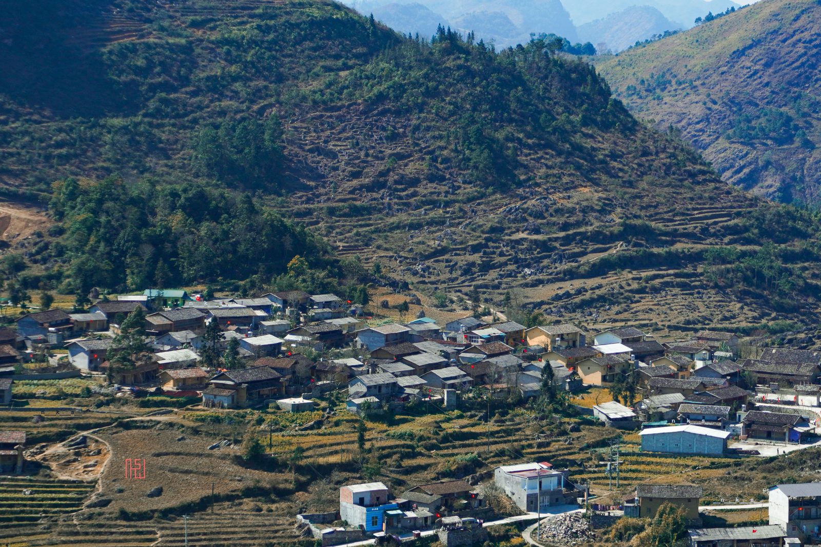 Lô Lô Chải village seen from the Lũng Cú flag tower